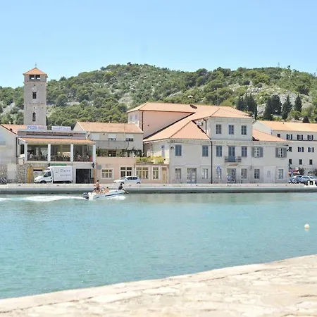 In Tisno, Near The Bridge Appartamento